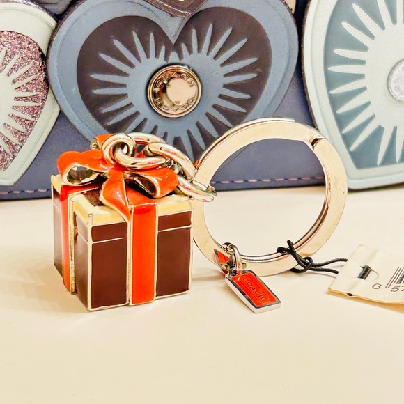 Coach Present Gift Box Keychain/ Bag Charm - Picture 6 of 9